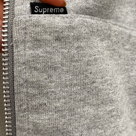 Supreme Arc Logo Thermal Zip Up Sweatshirt
Ash Grey - Picture 6 of 9